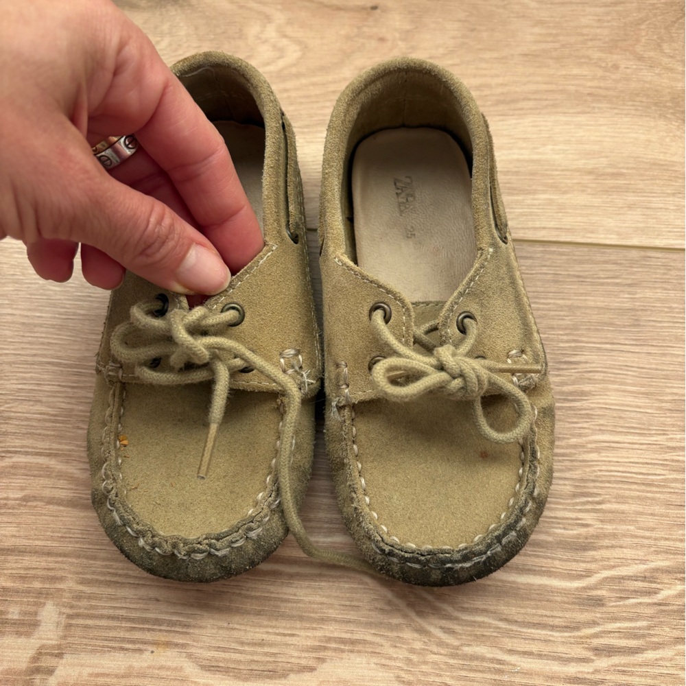Zara Kids Tan Moccasins 100% leather size 25